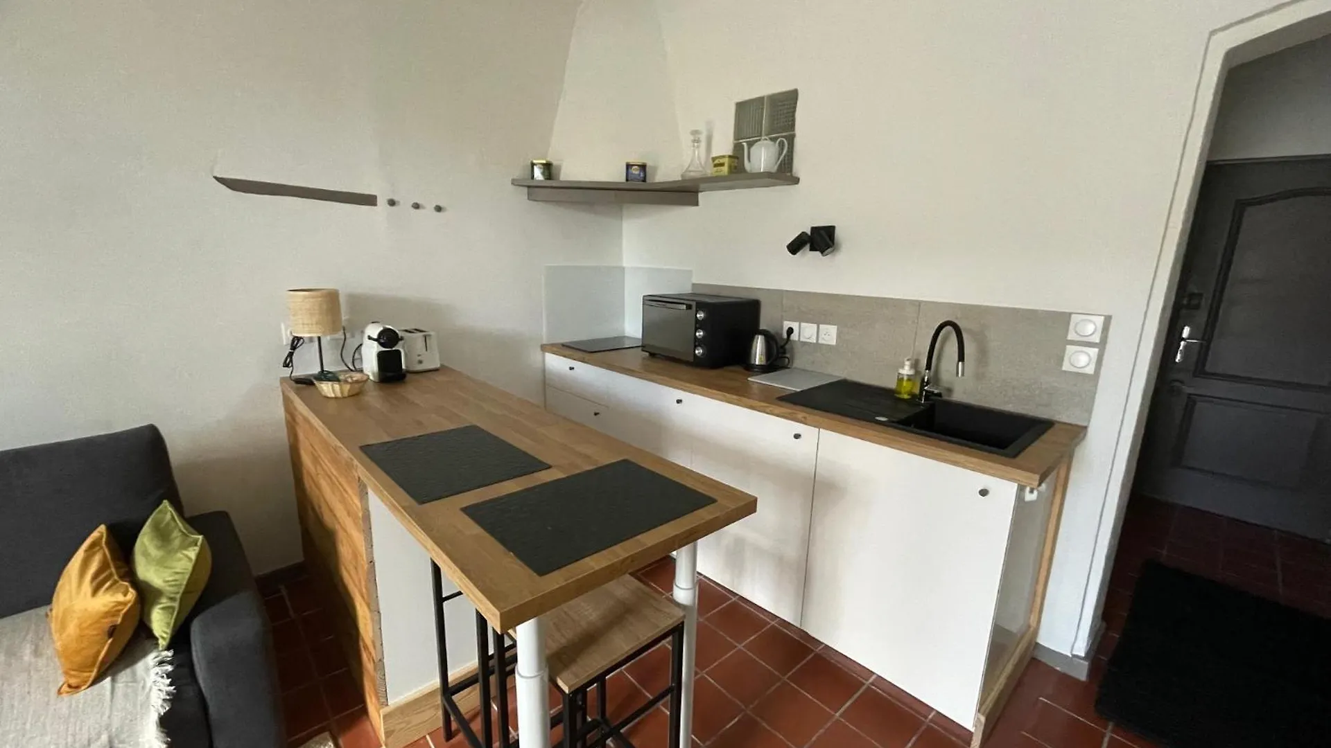 Studio Avec Balcon Sur Cour Aix-en-Provence Lägenhet
